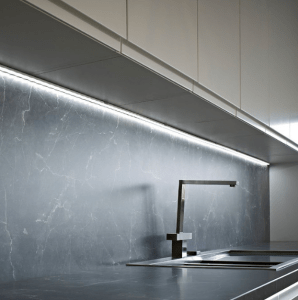 ALUMINIUM SURFACE PROFILE 2M (17x7MM)